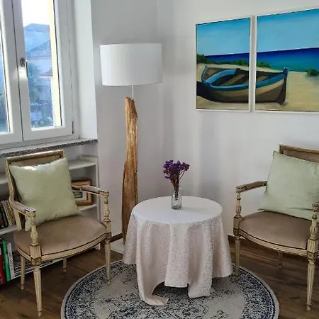 Dragonfly Blu Apartment *